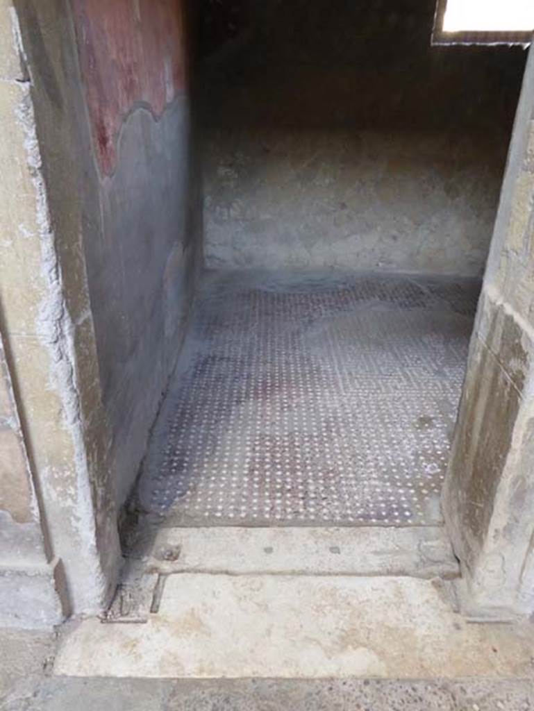 V.1, Herculaneum, October 2014. Room 2, looking west across threshold to through doorway. Photo courtesy of Michael Binns.